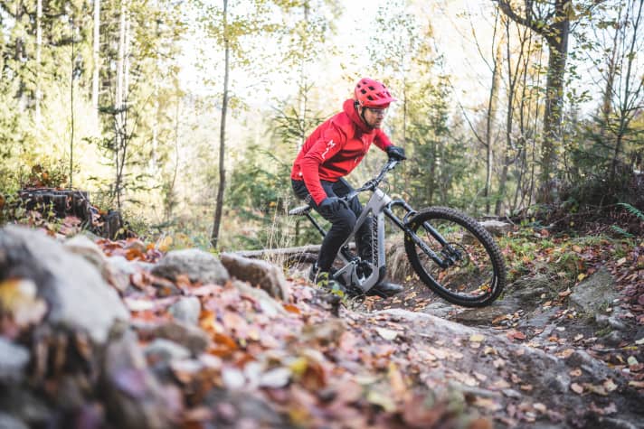 The high-traction rear triangle of the Santa Cruz Heckler SL is a joy to ride uphill.