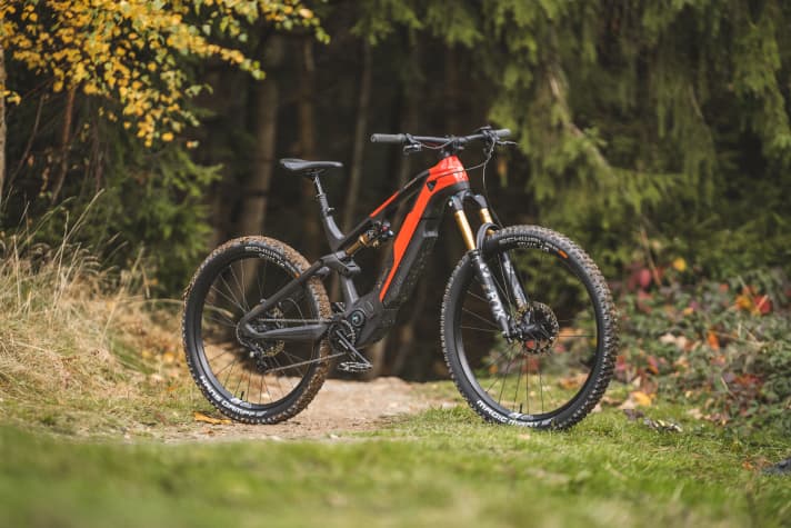 The Rotwild R.X 1000 Ultra costs 11,999 euros and weighs 24.4 kilos.