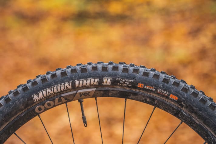 Die Maxxis-Reifen mit anfälliger EXO-Karkasse wichen dicken Schlappen mit Double-Down-Karkasse.