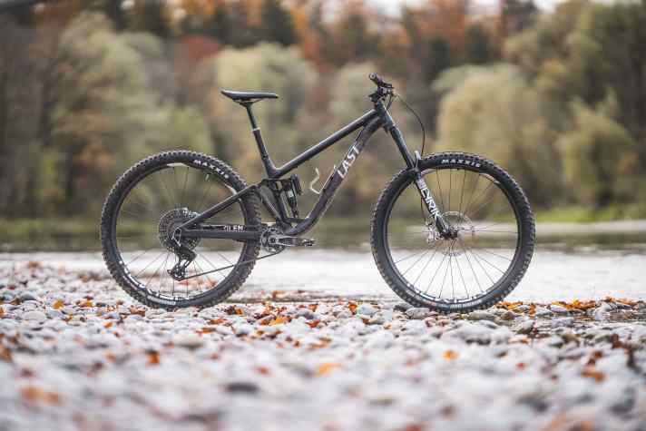 Schaut schon im Stand super aus: Das Last Glen All Mountain mit Alu-Rahmen.
