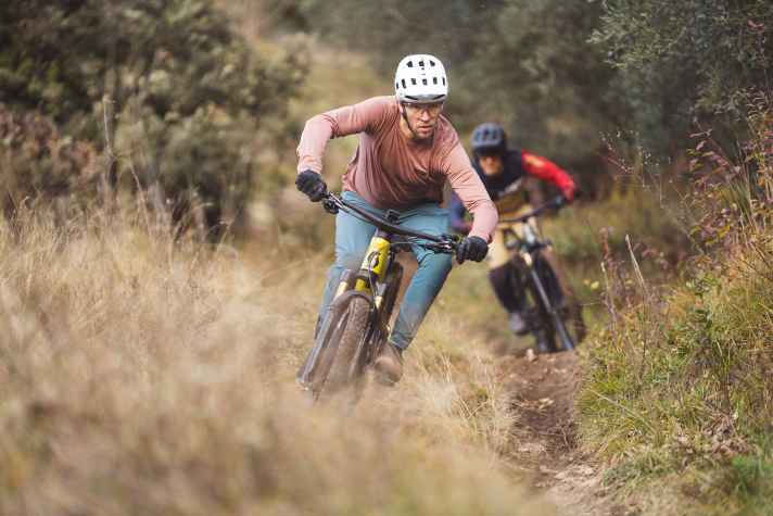 The Patron ST conveys a high level of downhill confidence and is still an excellent climber and reliable touring partner. It never excels in the individual disciplines, but it is the broad compromise that impresses.