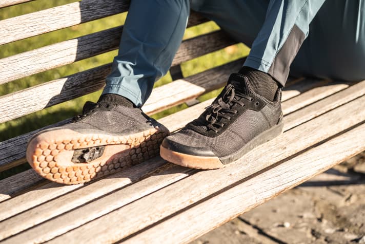 Der Ride Concepts Accomplice Clip in der Farbe schwarz.