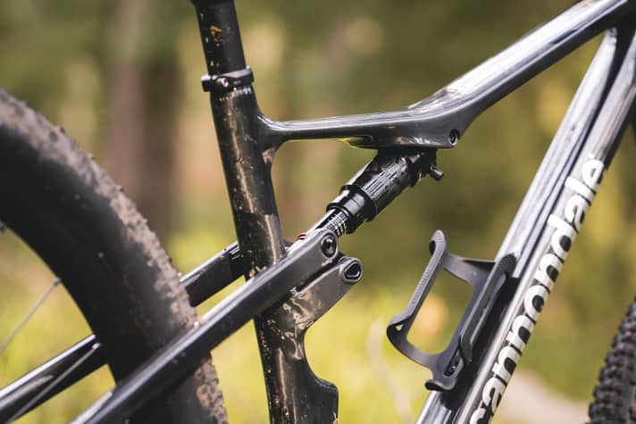 Trotz guter Reserven und einem ordentlichen Schluckvermögen hat Cannondale es geschafft, den Hinterbau des Scalpel auch sportlich-effizient zu entwerfen.