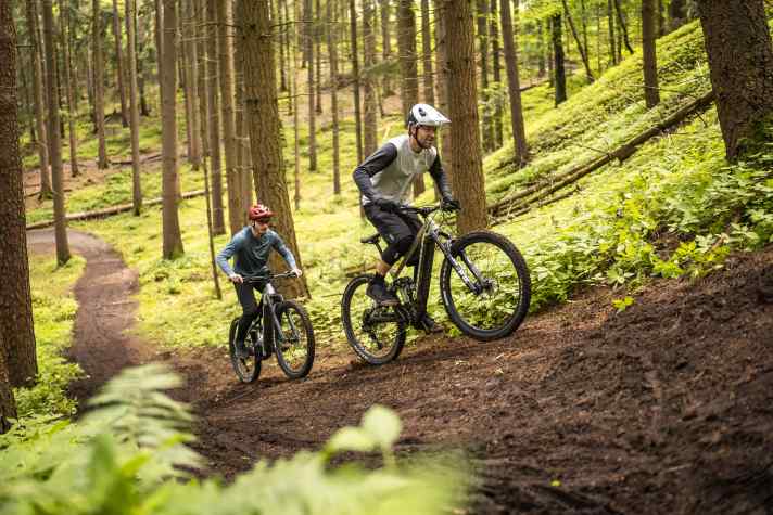 The Rift Zone is also in its element on the climbs, despite the very short chainstays.