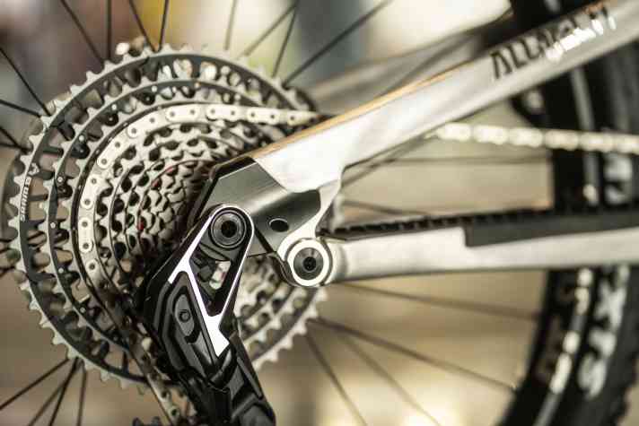 Nachhaltig: Einige Alu-Rohrsätze übernimmt das Alutech Pelmo vom Enduro Fanes.