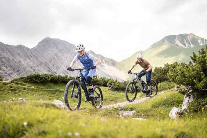 If you want to venture into alpine terrain on tour, you have to consciously save battery power, because the powerful motor draws a lot of juice from the small 400-cell battery.