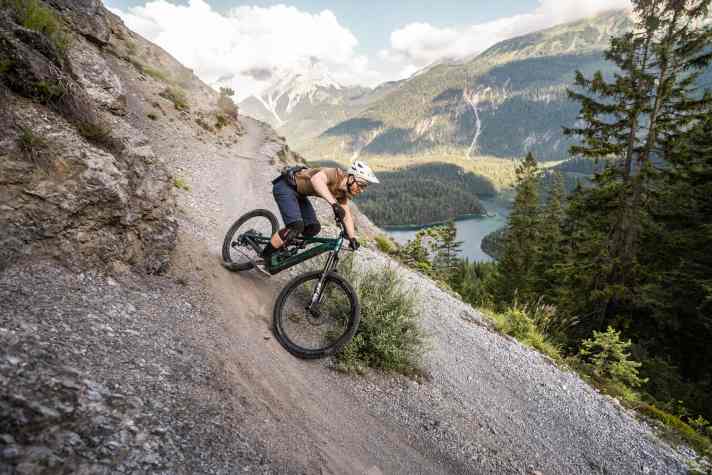 Auch in der günstigeren Alu-Variante überzeugt das Levo SL mit intuitivem und gelungenem Handling.