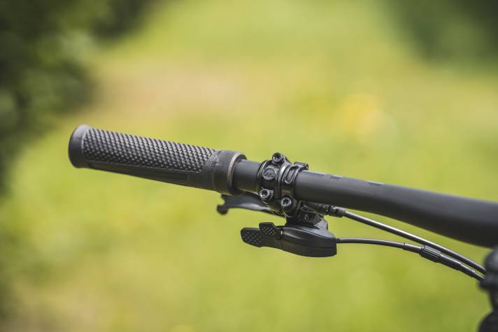 The suspension fork on the Cube Reaction can be locked with the press of a thumb.