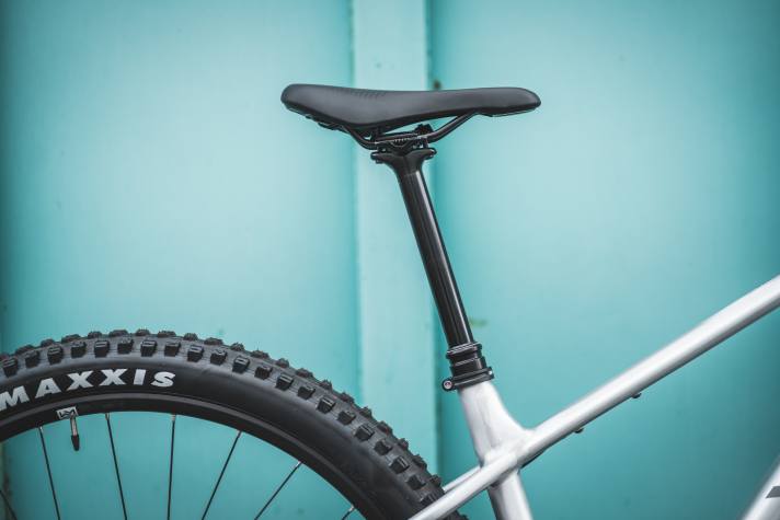 Thanks to the dropper post, the downhill capabilities of the Cube hardtail can be fully utilised.