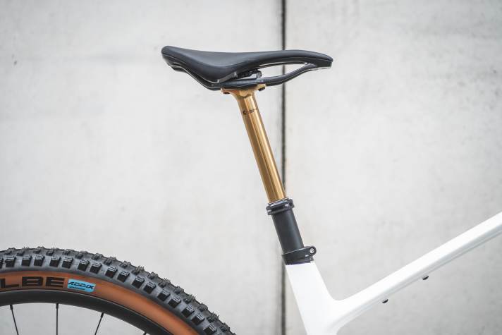 Alles Gold, was glänzt: Am Cube Stereo One22 C.62 SLT spezifizieren die Bayern eine Menge hochwertige Teile.