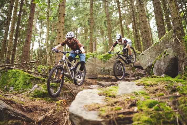 That's exactly his thing: the Jibb likes going downhill - and so does test manager Peter.