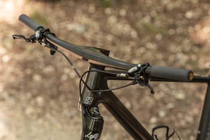 Das Bike Ahead The Unit ICR Cockpit kostet einzeln 638,99 Euro. Christian Gemperlein spezifiziert einen 55 Millimeter kurzen Vorbau.