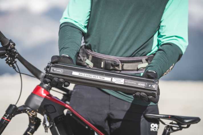 Bulls relies on the compact new 600 series battery from Bosch. It weighs just three kilos and still delivers a powerful range on a par with many 720 systems.