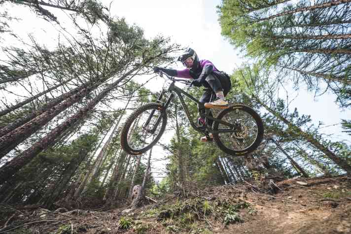 Licence to take off: Our photo rider takes to the skies on the new Propain Spindrift 5 AL.