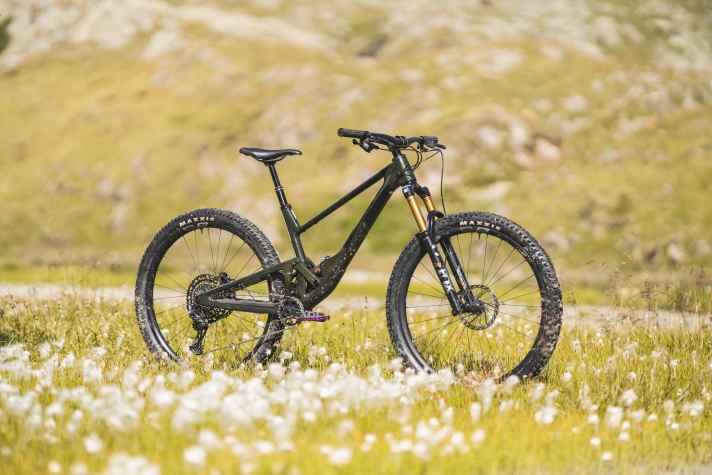 The Scor 2030 X01 for 7999 euros.