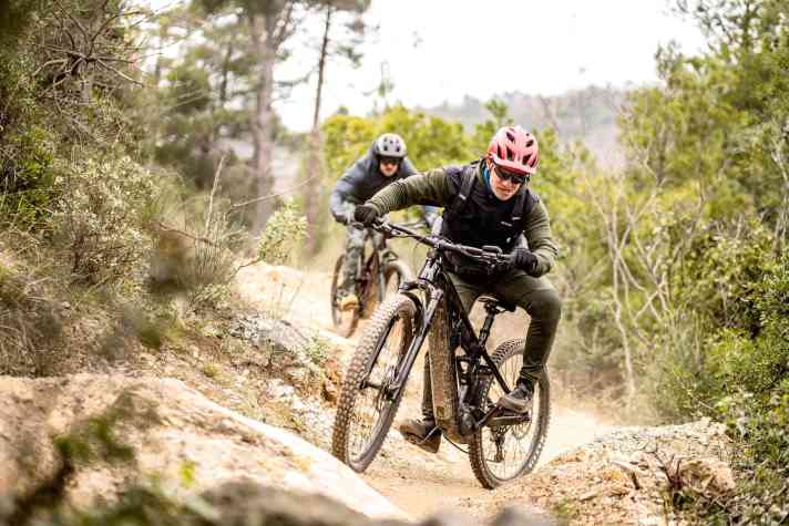 Schnelle Wechselkurven im Downhill? Hier punktet das Merida mit Geometrie und Reifen.