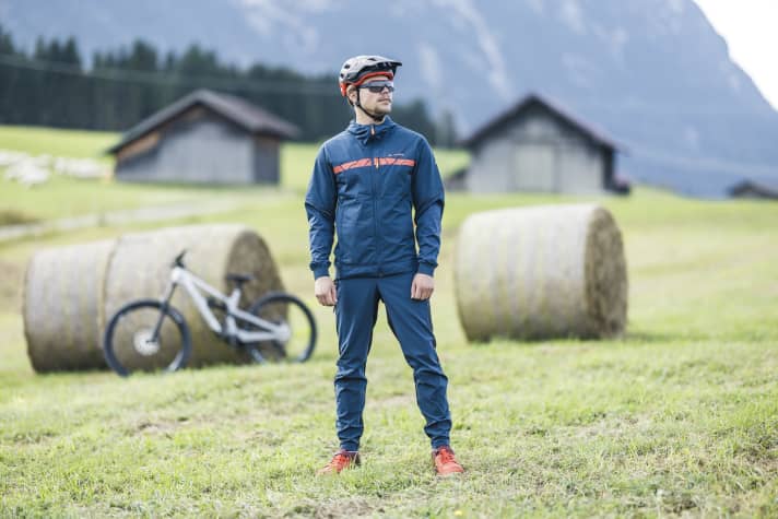 Auch für die Damen hat Vaude die All-Year-Kombi im Sortiment