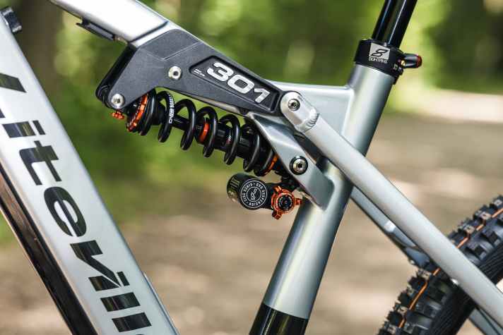 The rear of the 301 CE MK2 features the Jade X CV Coil damper, also with WP technology.