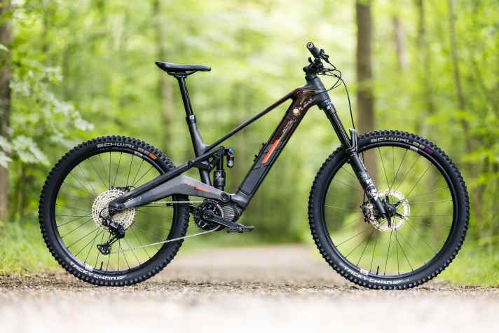 Rotwild R.EXC Pro: Shimano EP801 // 820 Wh // 170/160 mm // 29/27,5 Zoll (Mullet) // 22,9 kg // 9999 Euro.