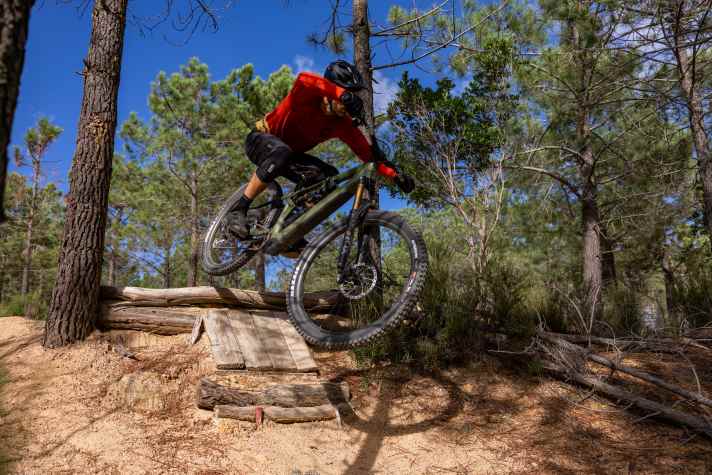Fun and varied, with the odd challenge - but not too tough. This is how the trails near Girona presented themselves on our first test loop with the eOne-Sixty SL 10k.