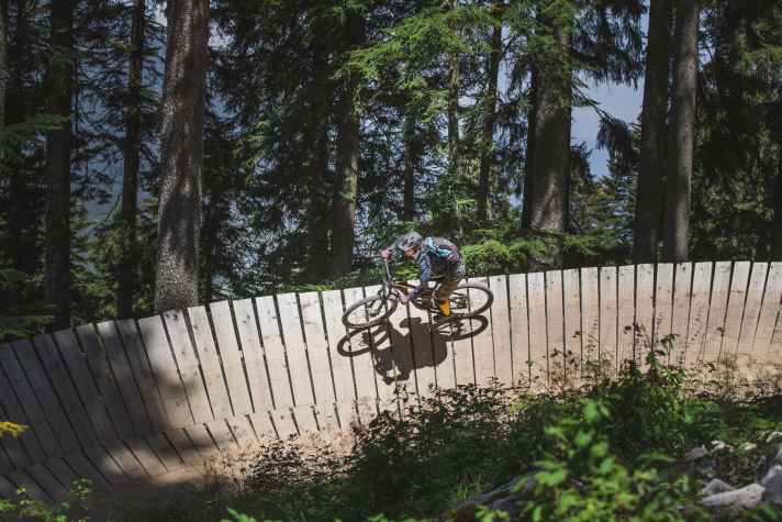 Keine Murmelbahnen: Die Lines im Bikepark Dolomiti Paganella sind erfrischend kreativ gebaut.