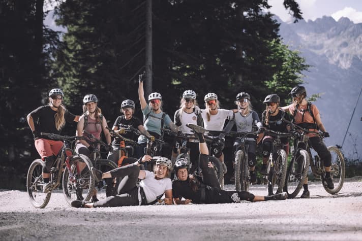 Because it's simply more fun, increases self-confidence and no questions are too stupid: Women among themselves at the BIKE Women Trail Camp.