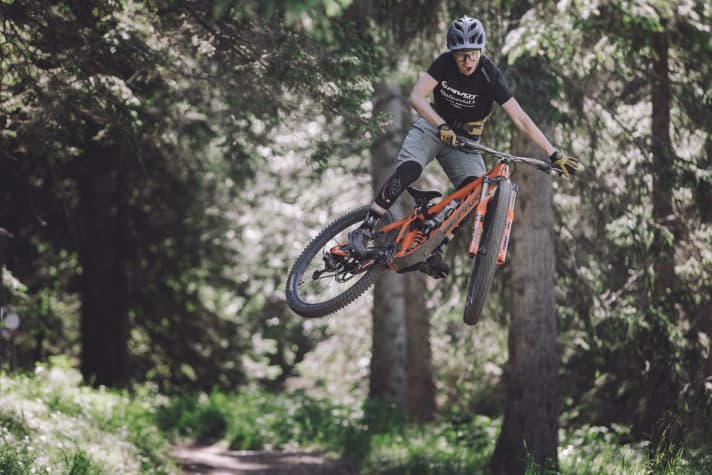 Riding technique tipster: Former World Cup downhiller Emilie Siegenthaler travelled to the event with the Pivot team.