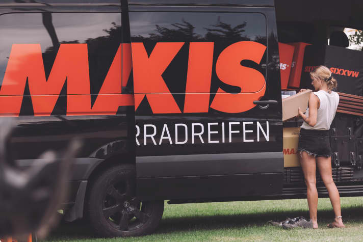 Reifendienst von Maxxis.