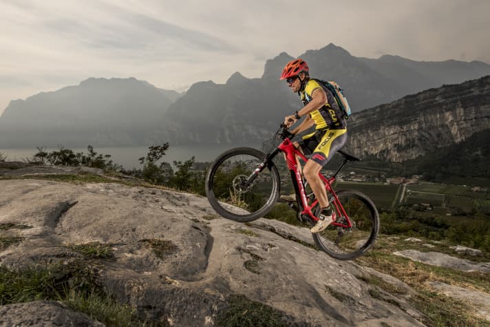 Focus was a pioneer in light eMTBs with the Raven. Mike Kluge himself is not a fan of this bike category.