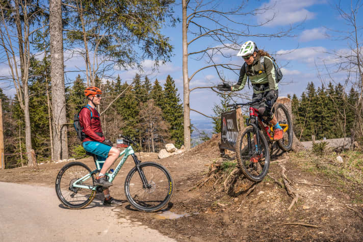 When starting off on steep descents, you should shift your body weight to the rear.