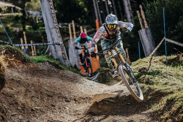 Nachdem wir bei dem Ribisu ein großes Laufrad und eine gut funktionierende Gabel einbauen, schließt es dichter auf zum neuen Giant Glory.