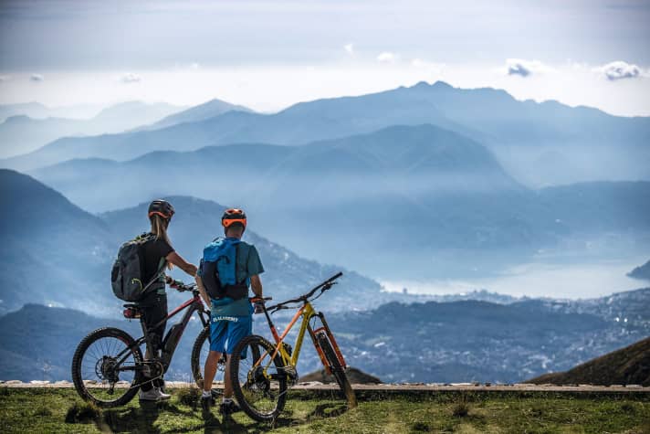 Lake Maggiore or Lake Lugano: in principle, it doesn't matter which lake you prefer to set up camp on. The Monte Tamaro super trail mountain is right in between.