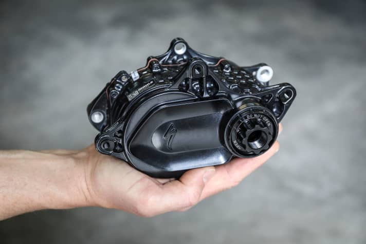 The Specialized SL 1.2 is also produced by Mahle, as the sticker reveals. However, the light motor is exclusive to the American bike manufacturer.