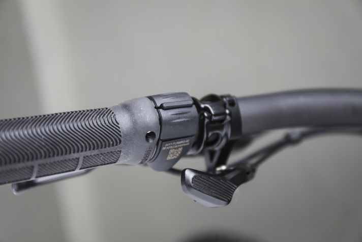 The slim Ergo 3 controller blends seamlessly into the handle and is easy to operate.