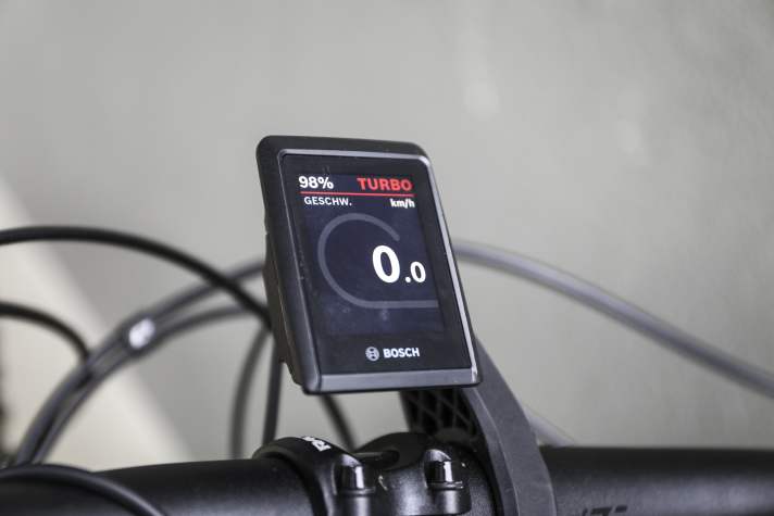 Der Bosch Kiox 300 bietet eine Fülle an Informationen und ist gut ablesbar. Leider sitzt er meist etwas sperrig und ausgesetzt am Cockpit.