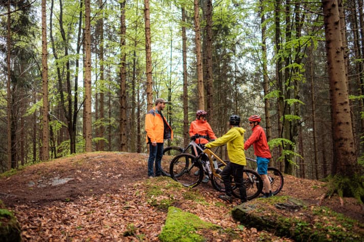 Entspannt auf den Trails unterwegs - auch bei Kontakt zu Menschen ohne MTB.