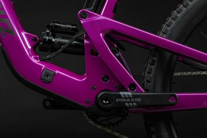 The elongated Fazua motor blends in particularly unobtrusively with the VPP design of the Heckler SL.