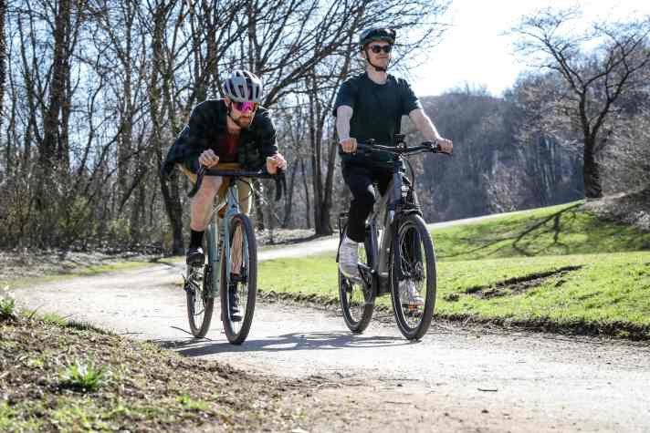 Maximum streamlined or upright-casual? A comparison of two extremes.