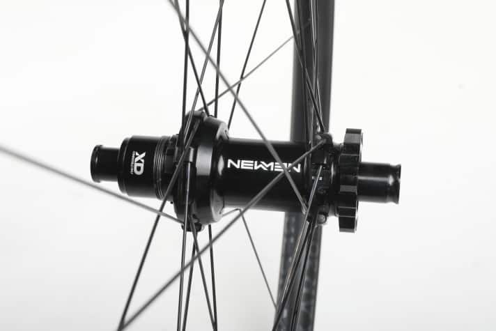 Various freehub bodies are available for the rear hub: Sram XD, Shimano HG or Shimano Microspline.