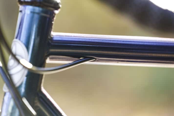 Der changierende Lack und Details wie die fließende Zügführung machen das Norwid zu einer echten Augenweide.