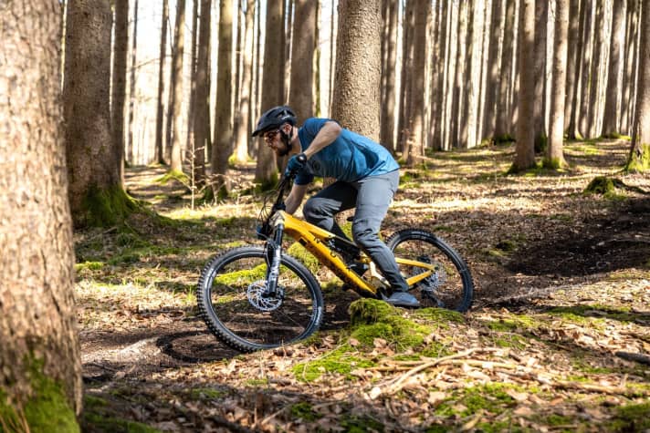 Tight bends are not the Nox's speciality, but the traction is very good.