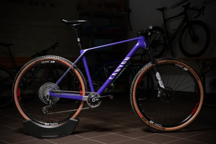 The Canyon Exceed CF SLX CLLCTV is now available.