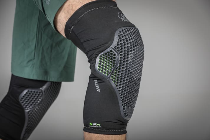 No one else offers this: a pad that reaches far over the knee at the side