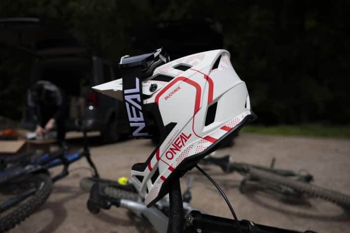 The small sensor can also be integrated into the O'Neal Blade downhill model