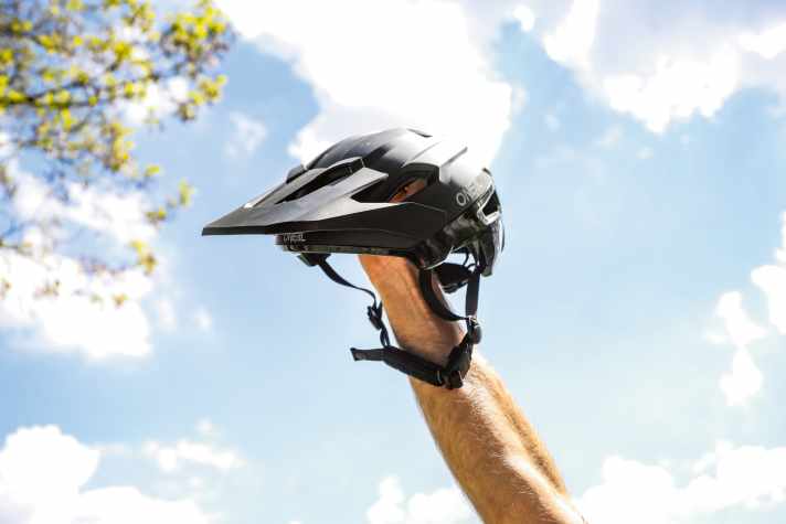 O’Neals Trailfinder Evo bietet mit dem Quin-Sturzsensor umfangreiche Zusatz-Features