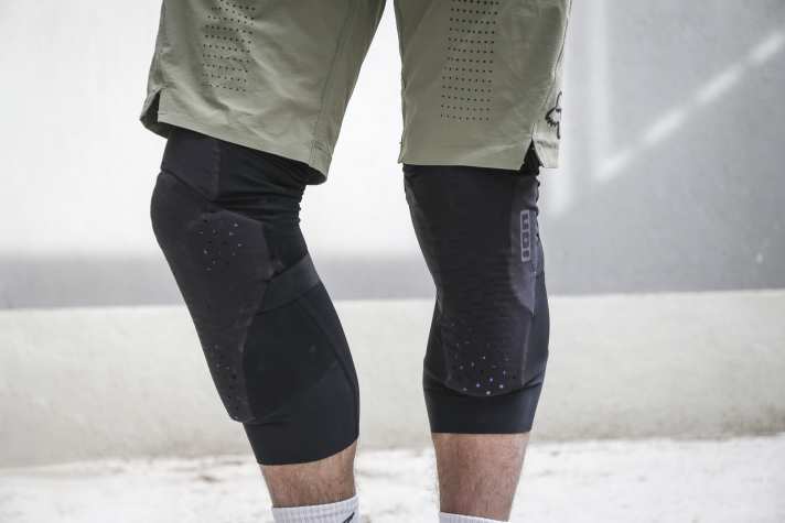 Viel Schutz für Knie und Schienbeinkopf. Der Ion Arcon LT verfügt über das sicherere Schutzlevel 2.