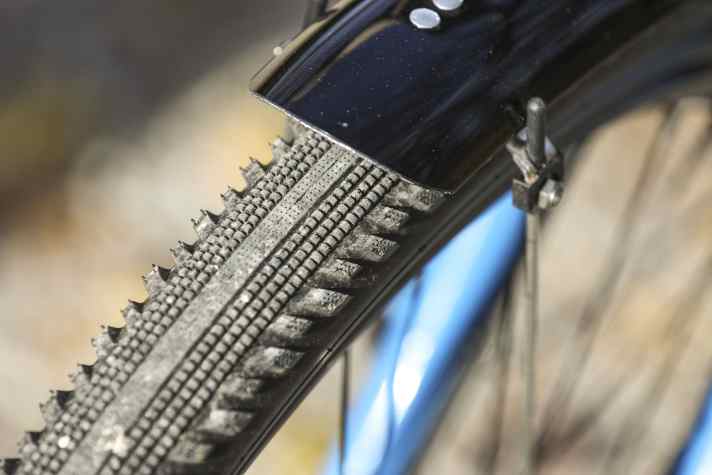 Schwalbe's Hurricane tyre combines a fast centre tread with light studs on the side for a little more grip on easy terrain.