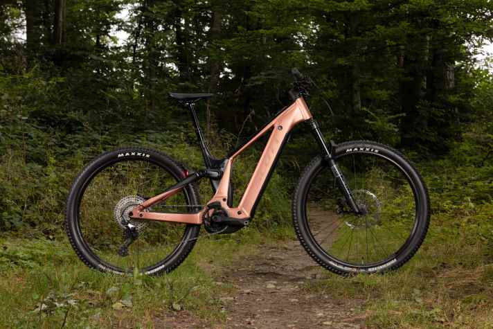 Mit 5999 Euro markiert das Scott Patron 920 2025 den Einstieg in die Produktfamilie.