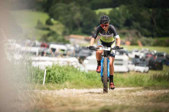 Legs top - seat post broken. Paulina had bad luck in Switzerland - nevertheless 10th place in the Junior World Series in Basel.