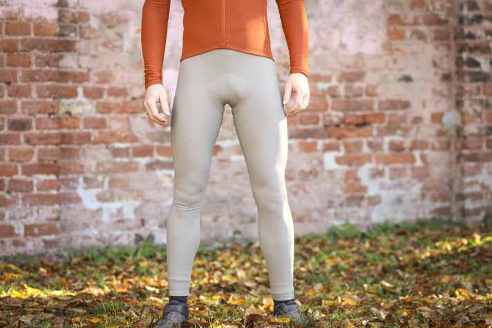 Ist das ein Werk von Michelangelo? Die Farbe der Winter-Hose von Rose irritiert.